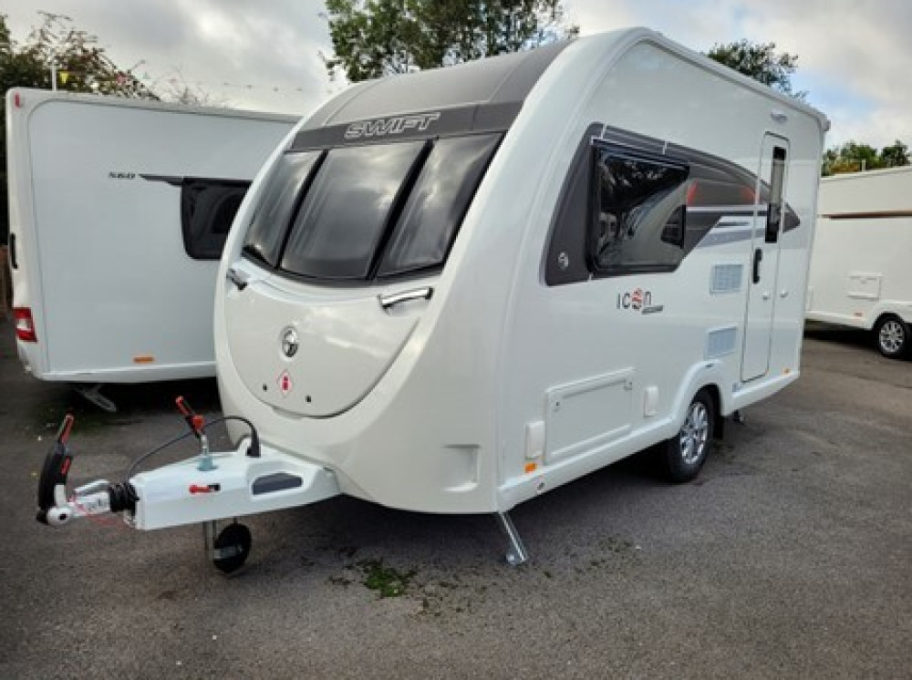Swift Model 776 Swift Icon Compact